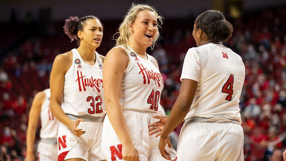 Alexis Markowski (40) was named Big Ten Freshman of the Week (Dec. 20).