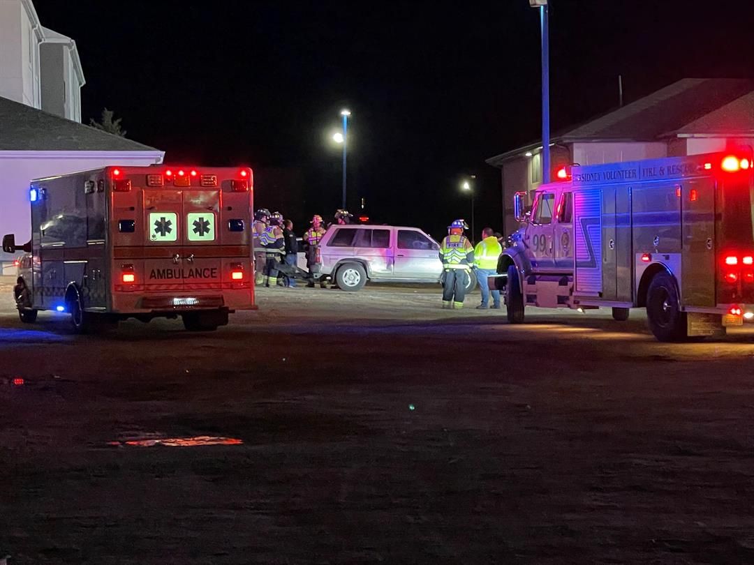 Minor injuries in singlevehicle accident in Sidney hotel parking lot