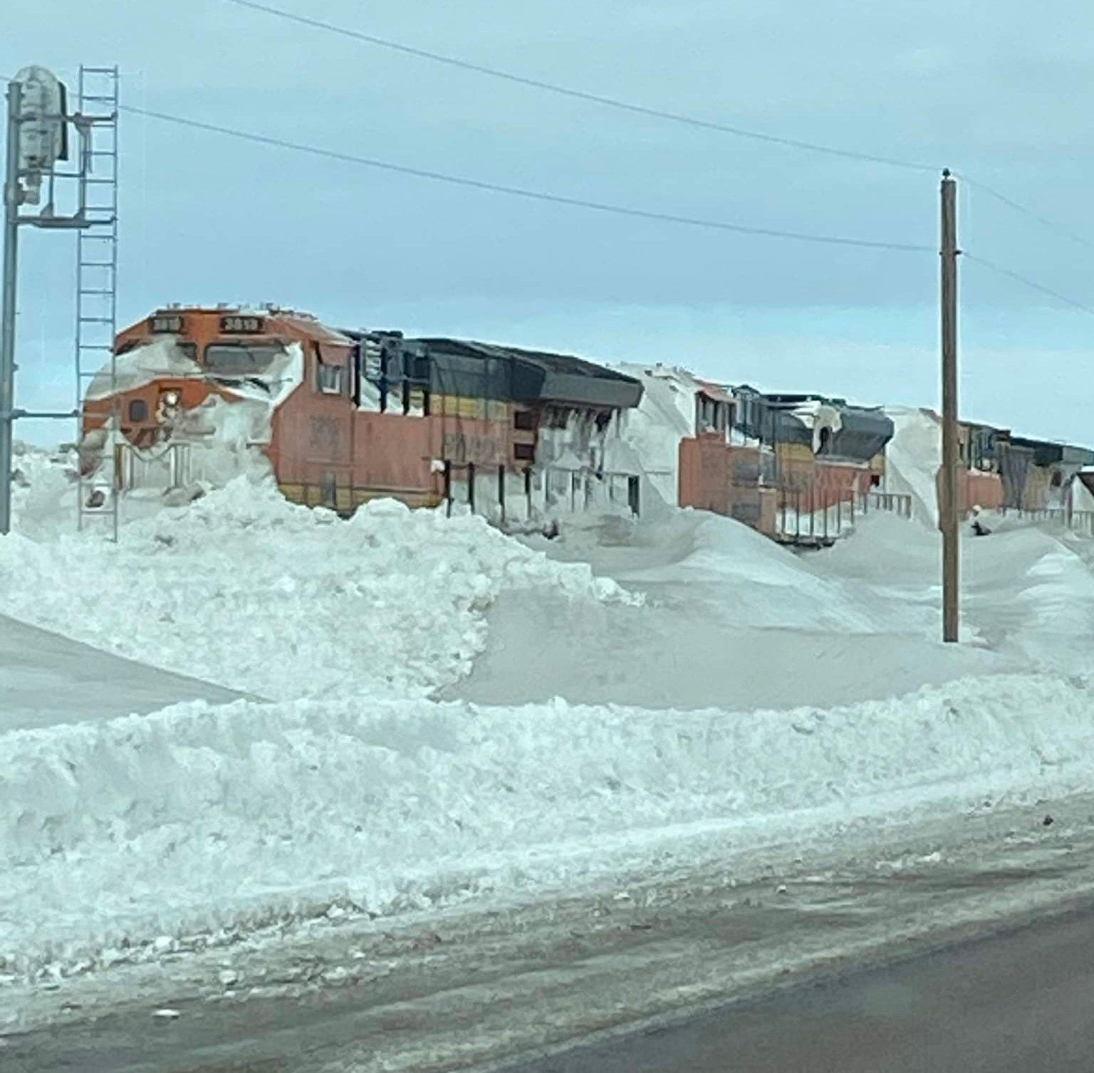 Blizzard traps Burlington NorthernSanta Fe train south of Dalton