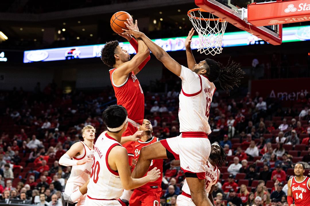 Huskers surge past Buckeyes late - Vimarsana News