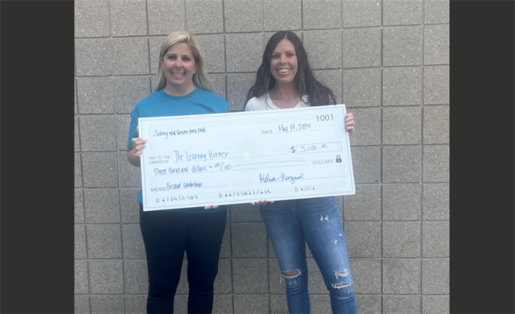 From left: Cassie Challburg, Preschool Teacher and Leadership at The Learning Korner, and SAGA chairperson Melissa Norgard.