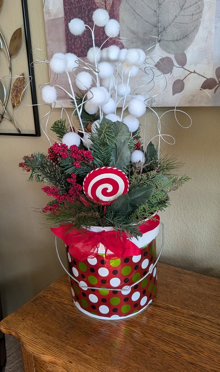 The Santa's Helpers group is looking for community members to make holiday porch decorations for a silent auction on Dec. 7.