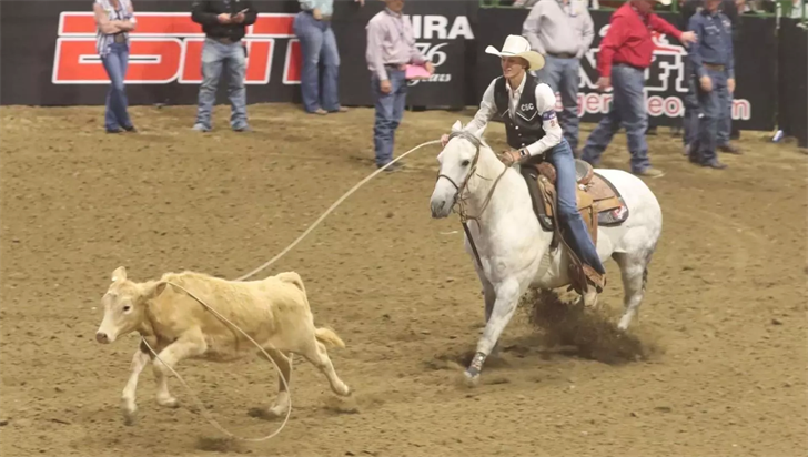 McCully catches, rises to eighth place finish at CNFR