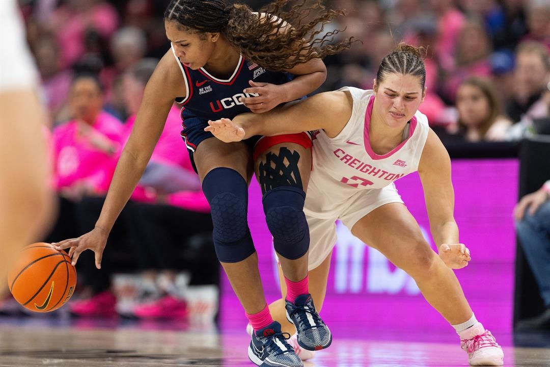 Sarah Strong's 18 points and 13 rebounds lead No. 1 UConn in 95-54 rout of Creighton